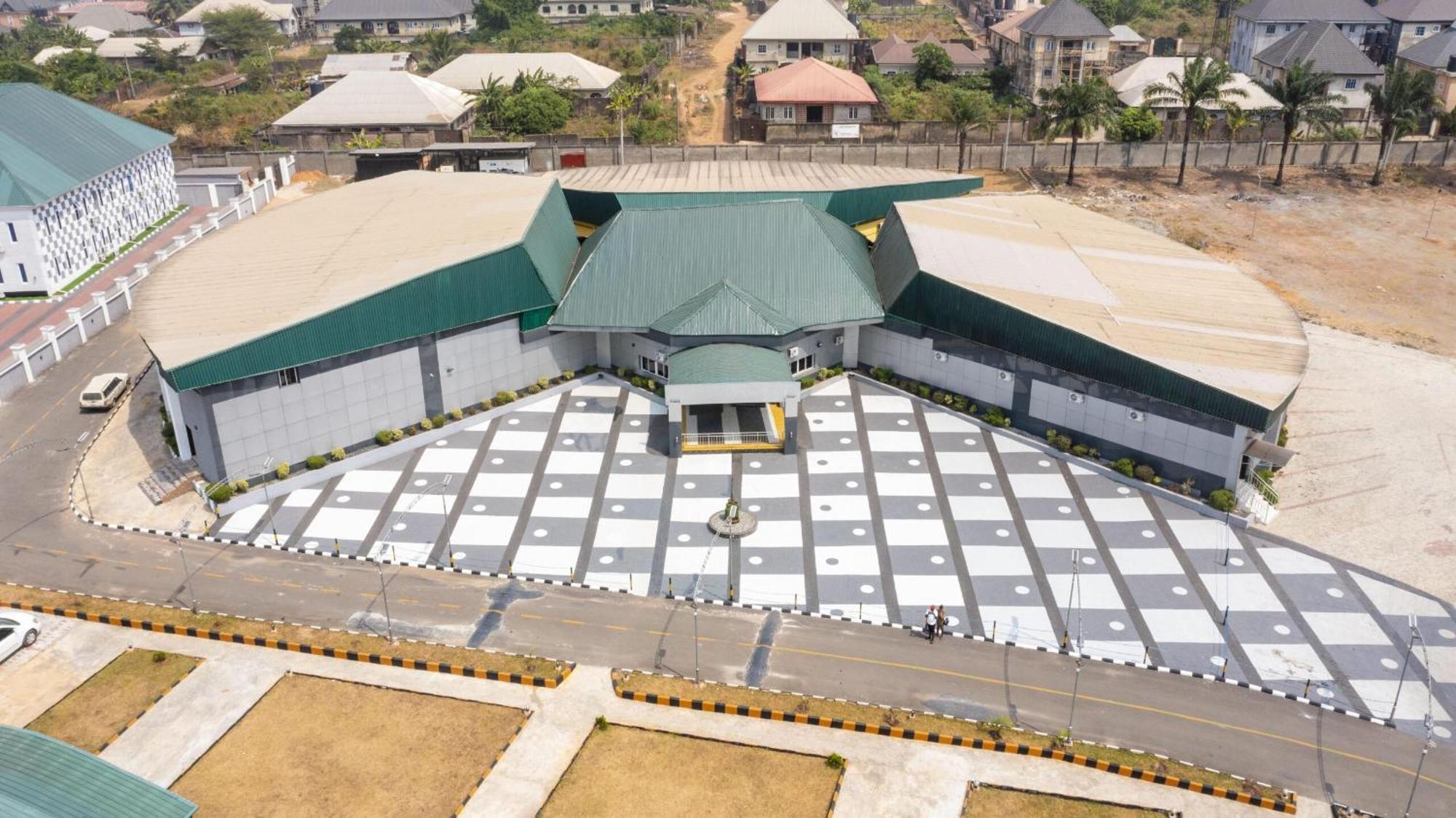 Murphy'S Mansion Resort Umuahia Exterior photo