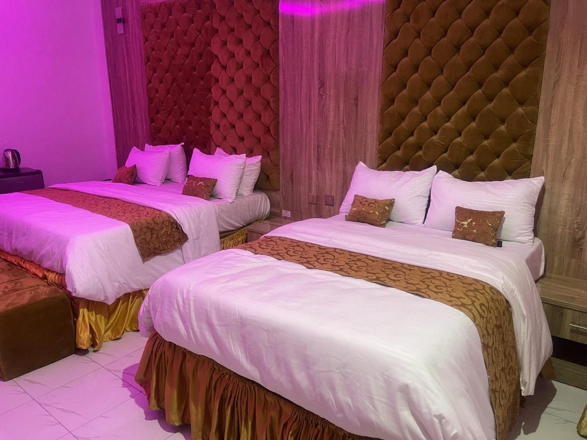 Murphy'S Mansion Resort Umuahia Exterior photo